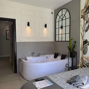 Jacuzzi - Relax Apartment